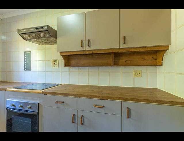 2 BEDROOM APARTMENT FOR SALE IN CLARENDON